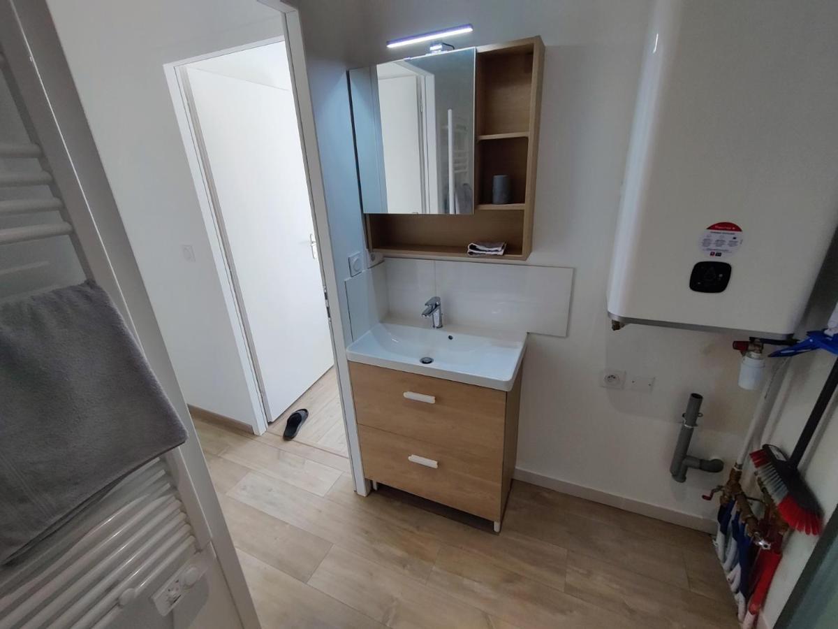 Appartement T3 Plume Hyper Centre D'Ernee ภายนอก รูปภาพ