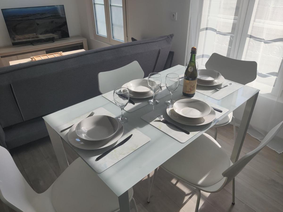 Appartement T3 Plume Hyper Centre D'Ernee ภายนอก รูปภาพ