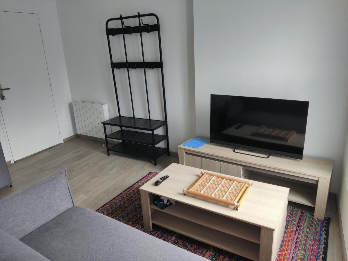 Appartement T3 Plume Hyper Centre D'Ernee ภายนอก รูปภาพ